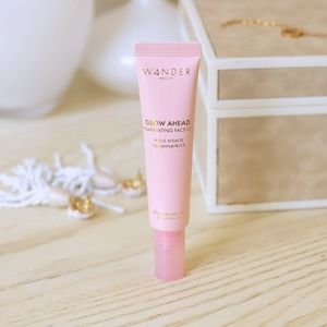 NWT. Wander Glow Ahead Illuminating Face